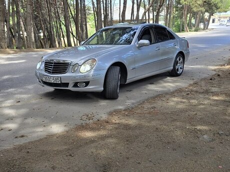 Mercedes E 220