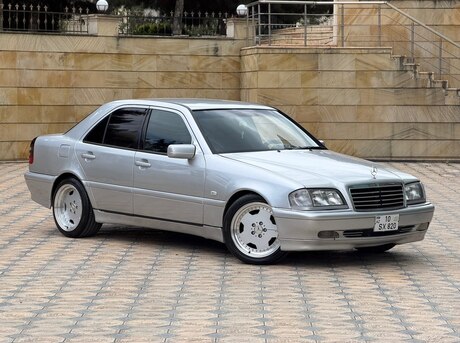 Mercedes C 240