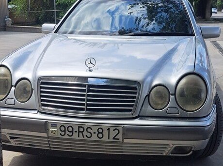 Mercedes E 240