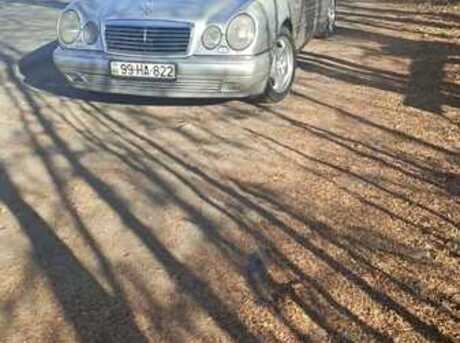 Mercedes E 200