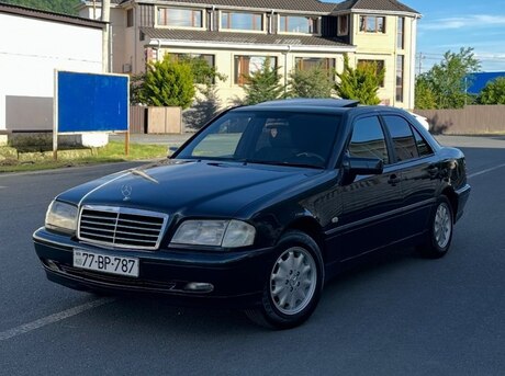 Mercedes C 200