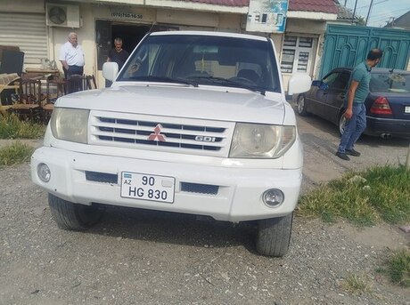 Mitsubishi Pajero io