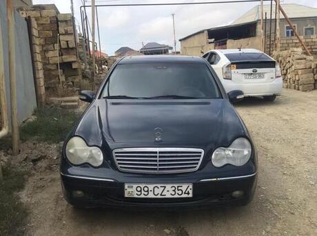 Mercedes C 200