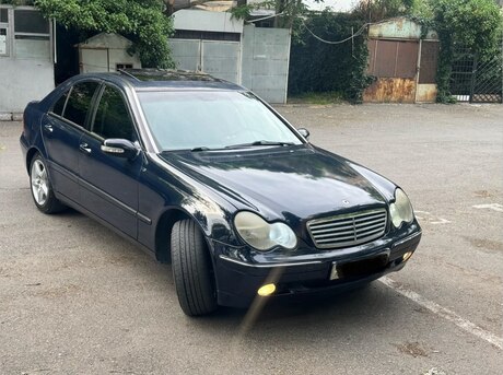 Mercedes C 240