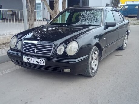 Mercedes E 240