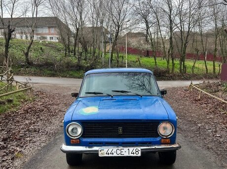 LADA (VAZ) 21011