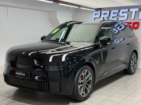Lynk & Co 900