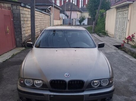 BMW 528