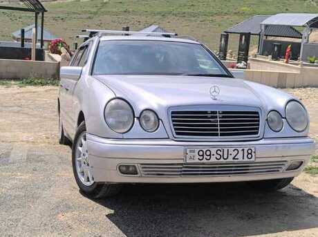 Mercedes E 240