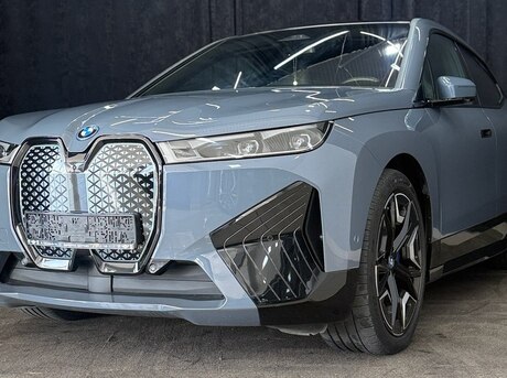 BMW iX