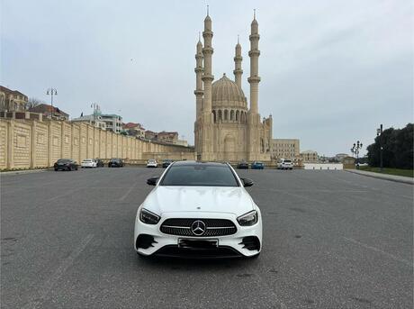Mercedes E 300 e