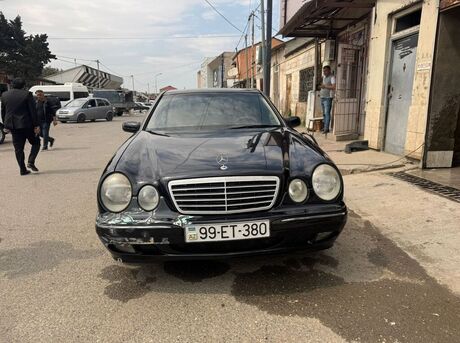 Mercedes E 220