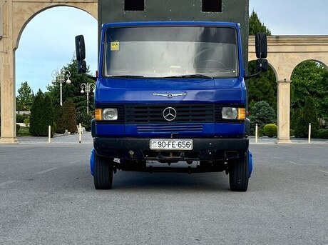 Mercedes 811 D