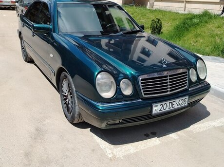 Mercedes E 240