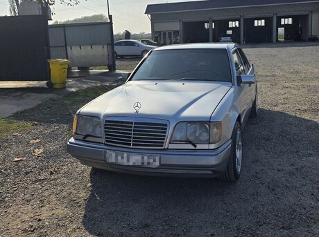 Mercedes E 220