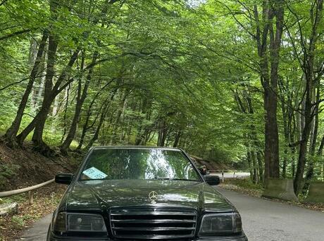 Mercedes C 180