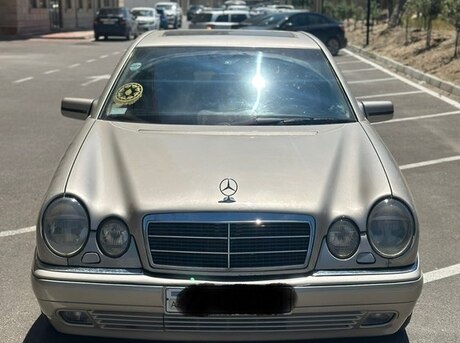 Mercedes E 320