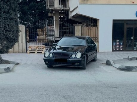 Mercedes E 320