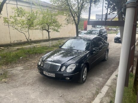 Mercedes E 200