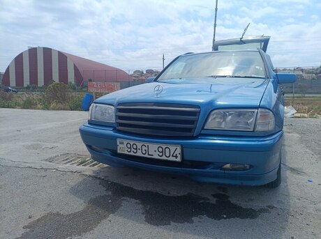 Mercedes C 200