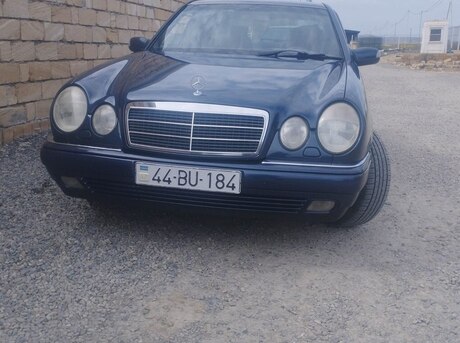 Mercedes E 240