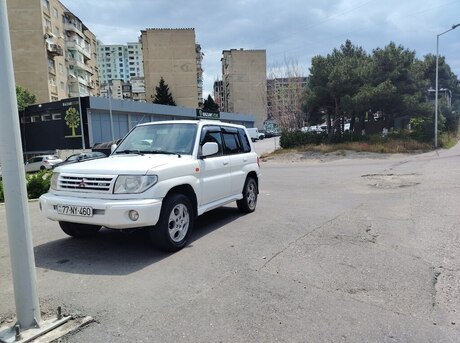 Mitsubishi Pajero io