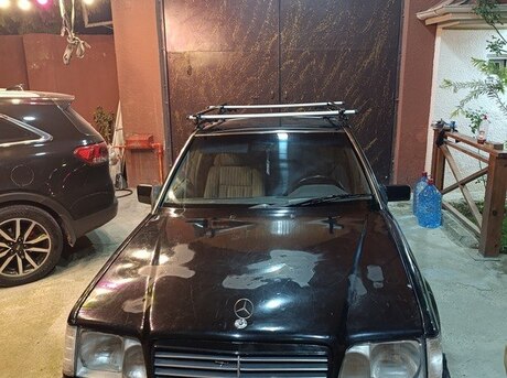 Mercedes 200 E