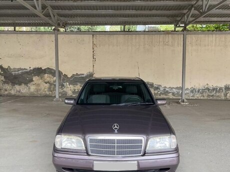 Mercedes C 180