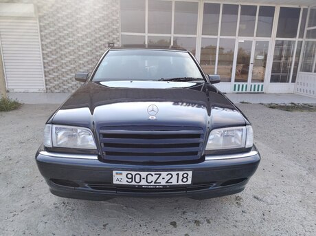 Mercedes C 200