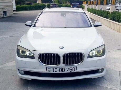 BMW 750