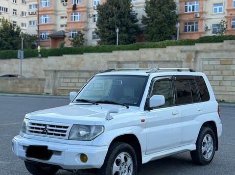 Mitsubishi Pajero io