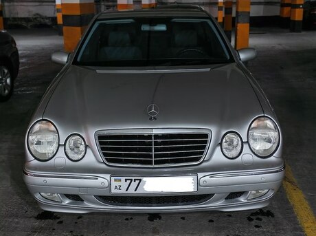 Mercedes E 240