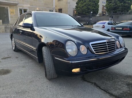 Mercedes E 200