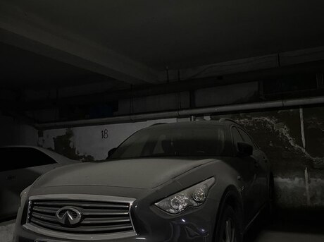 Infiniti QX70