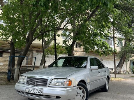 Mercedes C 180