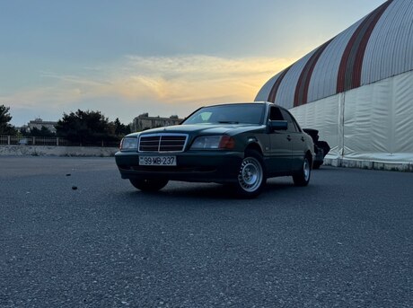 Mercedes C 180