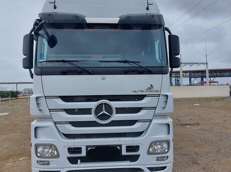 Mercedes Actros 1844