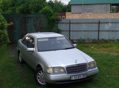 Mercedes C 180
