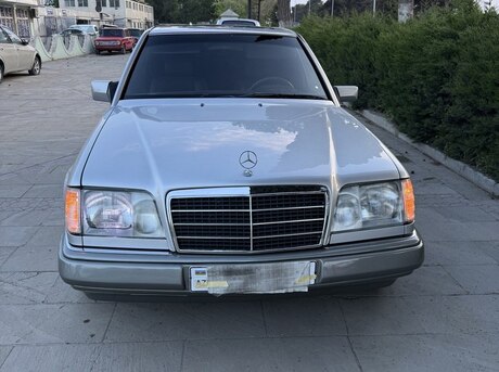 Mercedes 220 E