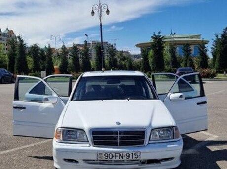 Mercedes C 180