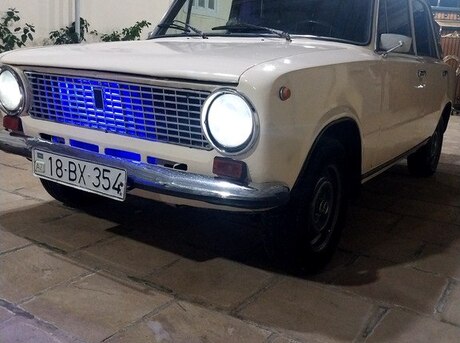 LADA (VAZ) 21011