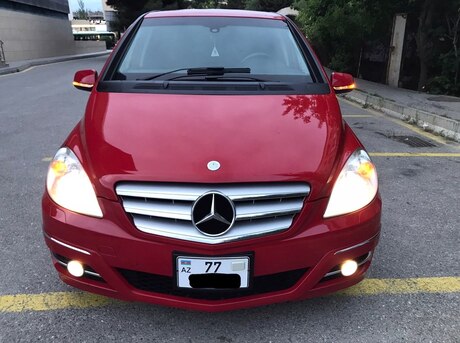 Mercedes B 180