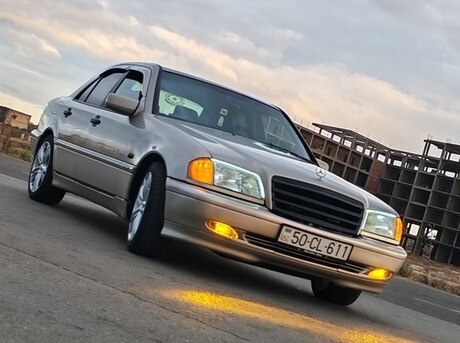 Mercedes C 240