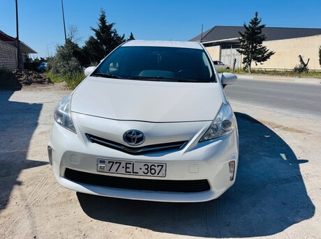 Toyota Prius V