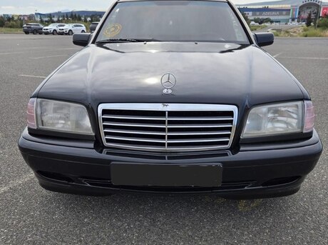 Mercedes C 200