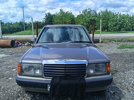 Mercedes 190