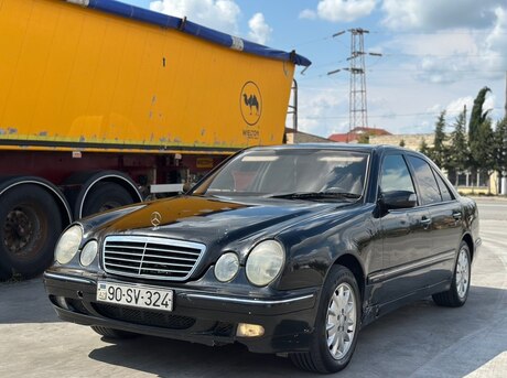 Mercedes E 220