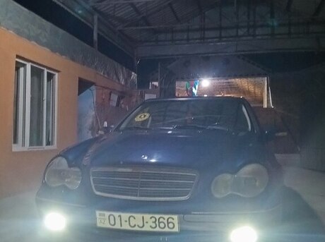 Mercedes C 240