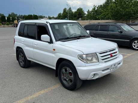 Mitsubishi Pajero io