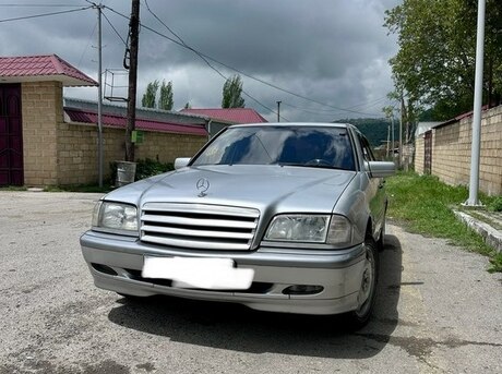 Mercedes C 180